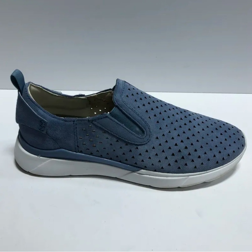 Geox Women's D Hiver Sneaker Blue Size EUR37 M US7